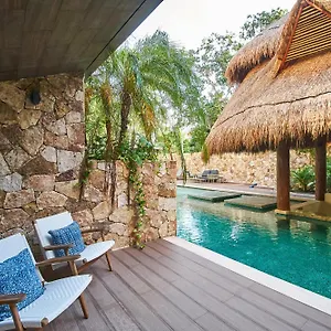 Apartment Luxury Poolside Gem With Pool, Jacuzzi & Gym, Tulum